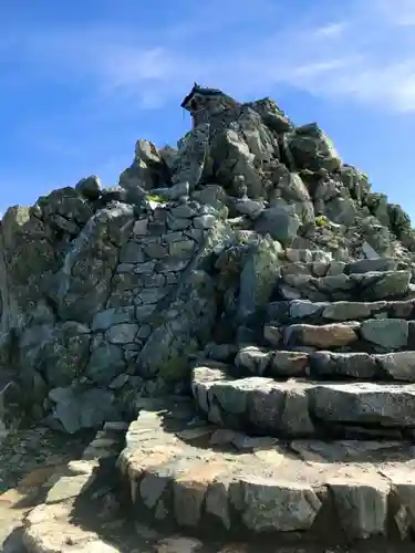 雄山神社峰本社の建物その他