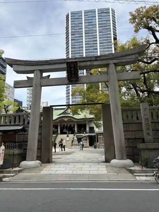 難波神社の{uncategorized: "未分類", other: "その他", undefined: "問題あり", building: "その他建物", grave: "お墓", sacred_gate: "鳥居", guardian: "狛犬", statue: "像", buddha: "仏像", history: "歴史", nature: "自然", garden: "庭園", animal: "動物", pagoda: "塔", temizu: "手水舎", mountain_gate: "山門・神門", sanctuary: "本殿・本堂", subordinate: "末社・摂社", art: "芸術", scenery: "景色", jizo: "地蔵", ema: "絵馬", goshuin: "御朱印", omikuji: "おみくじ", items: "授与品その他", amulet: "お守り", goshuincho: "御朱印帳", eats: "食事", festival: "お祭り", votive_dance: "神楽", shichigosan: "七五三参", wedding: "結婚式", experience: "体験その他", initially: "初詣", around: "周辺", anti_infection: "感染症対策"}