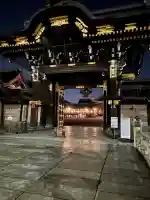 本願寺(西本願寺)の{uncategorized: "未分類", other: "その他", undefined: "問題あり", building: "その他建物", grave: "お墓", sacred_gate: "鳥居", guardian: "狛犬", statue: "像", buddha: "仏像", history: "歴史", nature: "自然", garden: "庭園", animal: "動物", pagoda: "塔", temizu: "手水舎", mountain_gate: "山門・神門", sanctuary: "本殿・本堂", subordinate: "末社・摂社", art: "芸術", scenery: "景色", jizo: "地蔵", ema: "絵馬", goshuin: "御朱印", omikuji: "おみくじ", items: "授与品その他", amulet: "お守り", goshuincho: "御朱印帳", eats: "食事", festival: "お祭り", votive_dance: "神楽", shichigosan: "七五三参", wedding: "結婚式", experience: "体験その他", initially: "初詣", around: "周辺", anti_infection: "感染症対策"}