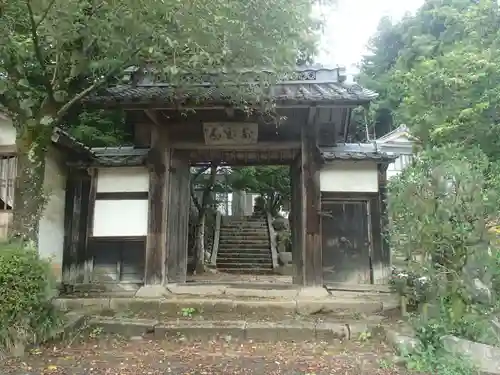 西林寺の山門