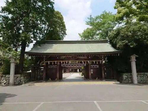砥鹿神社（里宮）の山門・神門
