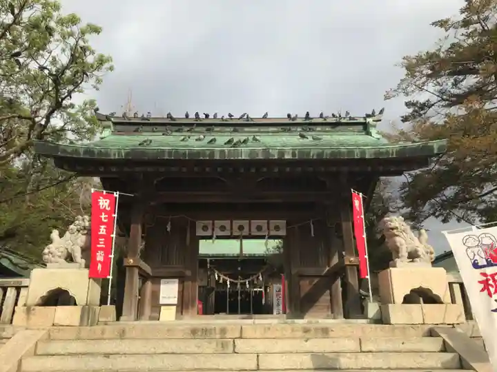 忌宮神社の山門・神門