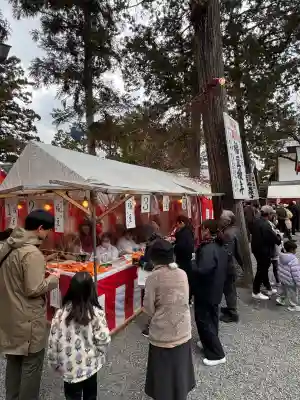 吉田神社の{uncategorized: "未分類", other: "その他", undefined: "問題あり", building: "その他建物", grave: "お墓", sacred_gate: "鳥居", guardian: "狛犬", statue: "像", buddha: "仏像", history: "歴史", nature: "自然", garden: "庭園", animal: "動物", pagoda: "塔", temizu: "手水舎", mountain_gate: "山門・神門", sanctuary: "本殿・本堂", subordinate: "末社・摂社", art: "芸術", scenery: "景色", jizo: "地蔵", ema: "絵馬", goshuin: "御朱印", omikuji: "おみくじ", items: "授与品その他", amulet: "お守り", goshuincho: "御朱印帳", eats: "食事", festival: "お祭り", votive_dance: "神楽", shichigosan: "七五三参", wedding: "結婚式", experience: "体験その他", initially: "初詣", around: "周辺", anti_infection: "感染症対策"}