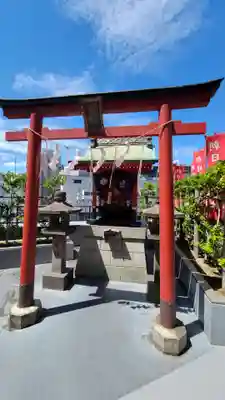 朝日稲荷神社の鳥居