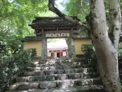寂光院の山門・神門