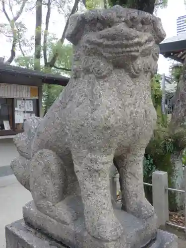 素盞烏尊神社の狛犬