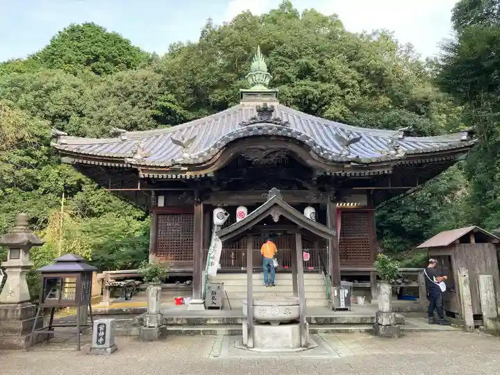 前神寺の本殿・本堂