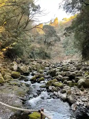 天安河原宮の{uncategorized: "未分類", other: "その他", undefined: "問題あり", building: "その他建物", grave: "お墓", sacred_gate: "鳥居", guardian: "狛犬", statue: "像", buddha: "仏像", history: "歴史", nature: "自然", garden: "庭園", animal: "動物", pagoda: "塔", temizu: "手水舎", mountain_gate: "山門・神門", sanctuary: "本殿・本堂", subordinate: "末社・摂社", art: "芸術", scenery: "景色", jizo: "地蔵", ema: "絵馬", goshuin: "御朱印", omikuji: "おみくじ", items: "授与品その他", amulet: "お守り", goshuincho: "御朱印帳", eats: "食事", festival: "お祭り", votive_dance: "神楽", shichigosan: "七五三参", wedding: "結婚式", experience: "体験その他", initially: "初詣", around: "周辺", anti_infection: "感染症対策"}