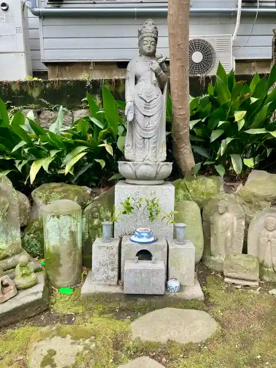 積徳寺の{uncategorized: "未分類", other: "その他", undefined: "問題あり", building: "その他建物", grave: "お墓", sacred_gate: "鳥居", guardian: "狛犬", statue: "像", buddha: "仏像", history: "歴史", nature: "自然", garden: "庭園", animal: "動物", pagoda: "塔", temizu: "手水舎", mountain_gate: "山門・神門", sanctuary: "本殿・本堂", subordinate: "末社・摂社", art: "芸術", scenery: "景色", jizo: "地蔵", ema: "絵馬", goshuin: "御朱印", omikuji: "おみくじ", items: "授与品その他", amulet: "お守り", goshuincho: "御朱印帳", eats: "食事", festival: "お祭り", votive_dance: "神楽", shichigosan: "七五三参", wedding: "結婚式", experience: "体験その他", initially: "初詣", around: "周辺", anti_infection: "感染症対策"}