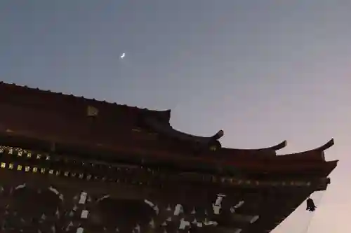 西新井大師総持寺の本殿・本堂