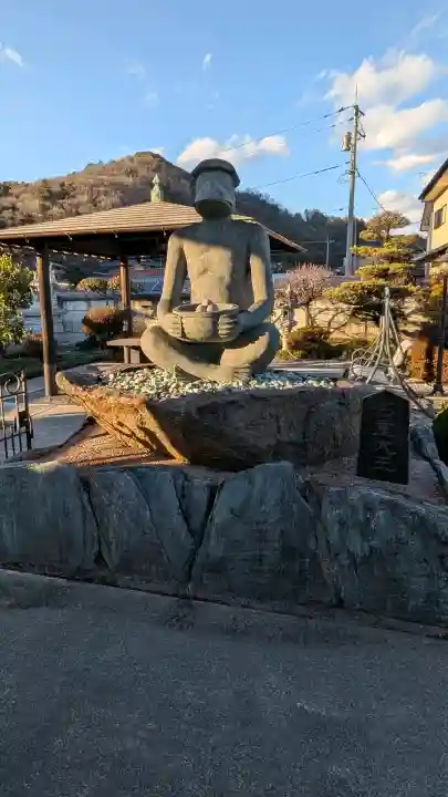 河童神社の{uncategorized: "未分類", other: "その他", undefined: "問題あり", building: "その他建物", grave: "お墓", sacred_gate: "鳥居", guardian: "狛犬", statue: "像", buddha: "仏像", history: "歴史", nature: "自然", garden: "庭園", animal: "動物", pagoda: "塔", temizu: "手水舎", mountain_gate: "山門・神門", sanctuary: "本殿・本堂", subordinate: "末社・摂社", art: "芸術", scenery: "景色", jizo: "地蔵", ema: "絵馬", goshuin: "御朱印", omikuji: "おみくじ", items: "授与品その他", amulet: "お守り", goshuincho: "御朱印帳", eats: "食事", festival: "お祭り", votive_dance: "神楽", shichigosan: "七五三参", wedding: "結婚式", experience: "体験その他", initially: "初詣", around: "周辺", anti_infection: "感染症対策"}