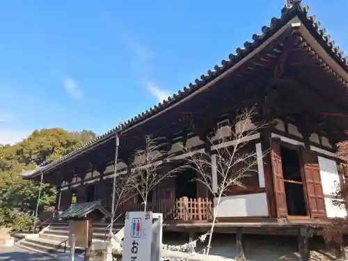 薬師寺の本殿・本堂