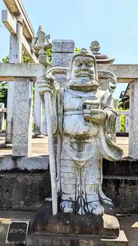 天王神社の像