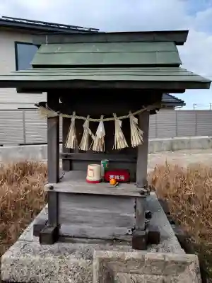 末広稲荷神社の{uncategorized: "未分類", other: "その他", undefined: "問題あり", building: "その他建物", grave: "お墓", sacred_gate: "鳥居", guardian: "狛犬", statue: "像", buddha: "仏像", history: "歴史", nature: "自然", garden: "庭園", animal: "動物", pagoda: "塔", temizu: "手水舎", mountain_gate: "山門・神門", sanctuary: "本殿・本堂", subordinate: "末社・摂社", art: "芸術", scenery: "景色", jizo: "地蔵", ema: "絵馬", goshuin: "御朱印", omikuji: "おみくじ", items: "授与品その他", amulet: "お守り", goshuincho: "御朱印帳", eats: "食事", festival: "お祭り", votive_dance: "神楽", shichigosan: "七五三参", wedding: "結婚式", experience: "体験その他", initially: "初詣", around: "周辺", anti_infection: "感染症対策"}