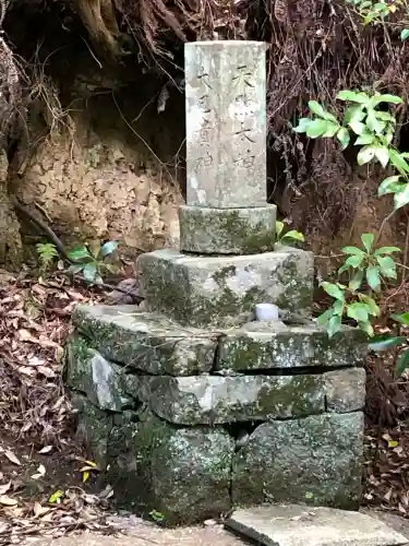 住吉神社の{uncategorized: "未分類", other: "その他", undefined: "問題あり", building: "その他建物", grave: "お墓", sacred_gate: "鳥居", guardian: "狛犬", statue: "像", buddha: "仏像", history: "歴史", nature: "自然", garden: "庭園", animal: "動物", pagoda: "塔", temizu: "手水舎", mountain_gate: "山門・神門", sanctuary: "本殿・本堂", subordinate: "末社・摂社", art: "芸術", scenery: "景色", jizo: "地蔵", ema: "絵馬", goshuin: "御朱印", omikuji: "おみくじ", items: "授与品その他", amulet: "お守り", goshuincho: "御朱印帳", eats: "食事", festival: "お祭り", votive_dance: "神楽", shichigosan: "七五三参", wedding: "結婚式", experience: "体験その他", initially: "初詣", around: "周辺", anti_infection: "感染症対策"}