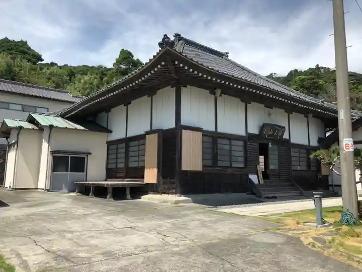 釣徳寺の本殿・本堂