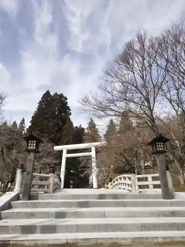 土津神社｜こどもと出世の神さまの鳥居