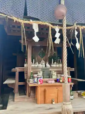 八大龍王辨財天の{uncategorized: "未分類", other: "その他", undefined: "問題あり", building: "その他建物", grave: "お墓", sacred_gate: "鳥居", guardian: "狛犬", statue: "像", buddha: "仏像", history: "歴史", nature: "自然", garden: "庭園", animal: "動物", pagoda: "塔", temizu: "手水舎", mountain_gate: "山門・神門", sanctuary: "本殿・本堂", subordinate: "末社・摂社", art: "芸術", scenery: "景色", jizo: "地蔵", ema: "絵馬", goshuin: "御朱印", omikuji: "おみくじ", items: "授与品その他", amulet: "お守り", goshuincho: "御朱印帳", eats: "食事", festival: "お祭り", votive_dance: "神楽", shichigosan: "七五三参", wedding: "結婚式", experience: "体験その他", initially: "初詣", around: "周辺", anti_infection: "感染症対策"}