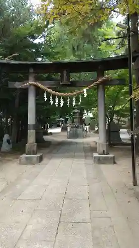 春日部八幡神社の鳥居