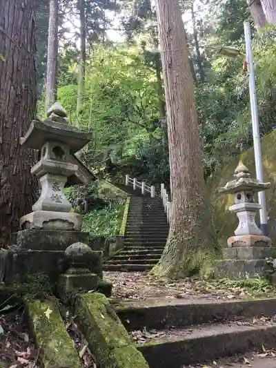 敷山神社の建物その他