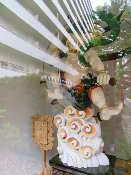 成子天神社の像