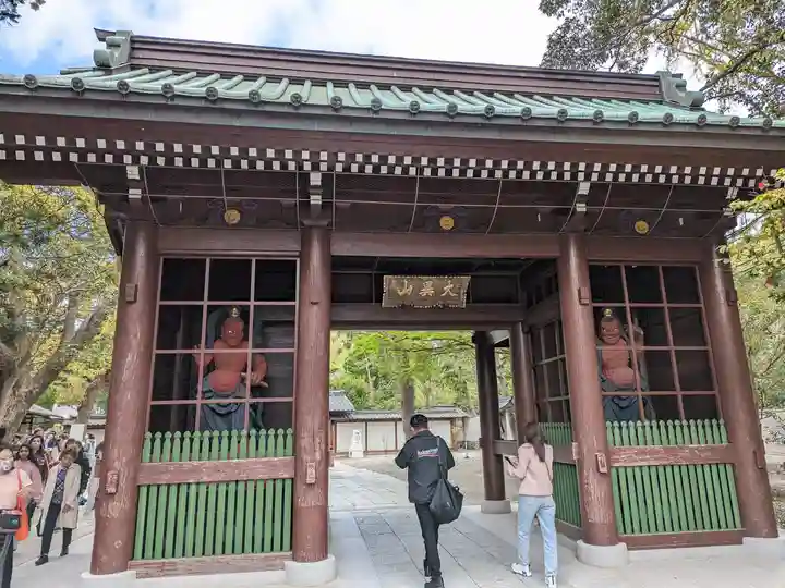 高徳院の山門・神門