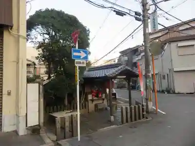 谷の清水（清水井戸地蔵尊）の本殿・本堂