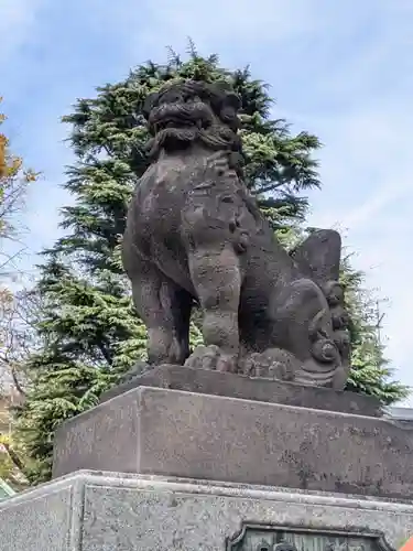 草加神社の狛犬