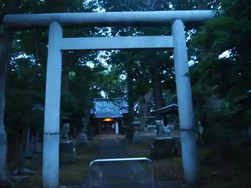 神明社の鳥居