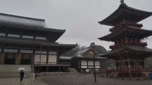 成田山新勝寺の本殿・本堂