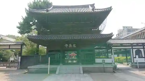泉岳寺の山門・神門