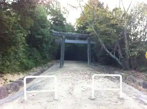 安仁神社の鳥居