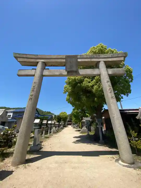 大浦神社の{uncategorized: "未分類", other: "その他", undefined: "問題あり", building: "その他建物", grave: "お墓", sacred_gate: "鳥居", guardian: "狛犬", statue: "像", buddha: "仏像", history: "歴史", nature: "自然", garden: "庭園", animal: "動物", pagoda: "塔", temizu: "手水舎", mountain_gate: "山門・神門", sanctuary: "本殿・本堂", subordinate: "末社・摂社", art: "芸術", scenery: "景色", jizo: "地蔵", ema: "絵馬", goshuin: "御朱印", omikuji: "おみくじ", items: "授与品その他", amulet: "お守り", goshuincho: "御朱印帳", eats: "食事", festival: "お祭り", votive_dance: "神楽", shichigosan: "七五三参", wedding: "結婚式", experience: "体験その他", initially: "初詣", around: "周辺", anti_infection: "感染症対策"}