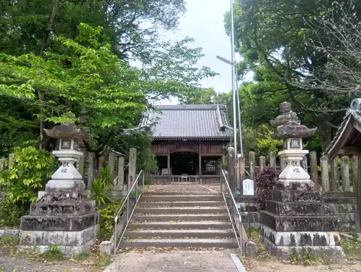 多賀神社の{uncategorized: "未分類", other: "その他", undefined: "問題あり", building: "その他建物", grave: "お墓", sacred_gate: "鳥居", guardian: "狛犬", statue: "像", buddha: "仏像", history: "歴史", nature: "自然", garden: "庭園", animal: "動物", pagoda: "塔", temizu: "手水舎", mountain_gate: "山門・神門", sanctuary: "本殿・本堂", subordinate: "末社・摂社", art: "芸術", scenery: "景色", jizo: "地蔵", ema: "絵馬", goshuin: "御朱印", omikuji: "おみくじ", items: "授与品その他", amulet: "お守り", goshuincho: "御朱印帳", eats: "食事", festival: "お祭り", votive_dance: "神楽", shichigosan: "七五三参", wedding: "結婚式", experience: "体験その他", initially: "初詣", around: "周辺", anti_infection: "感染症対策"}