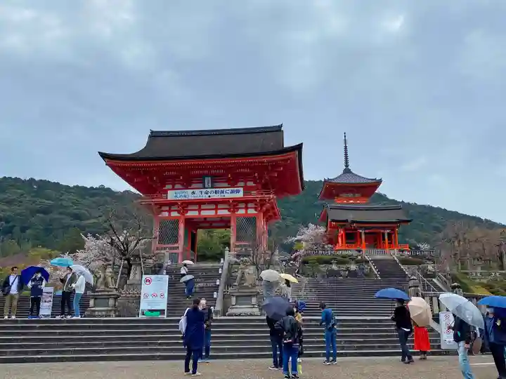 清水寺の山門・神門