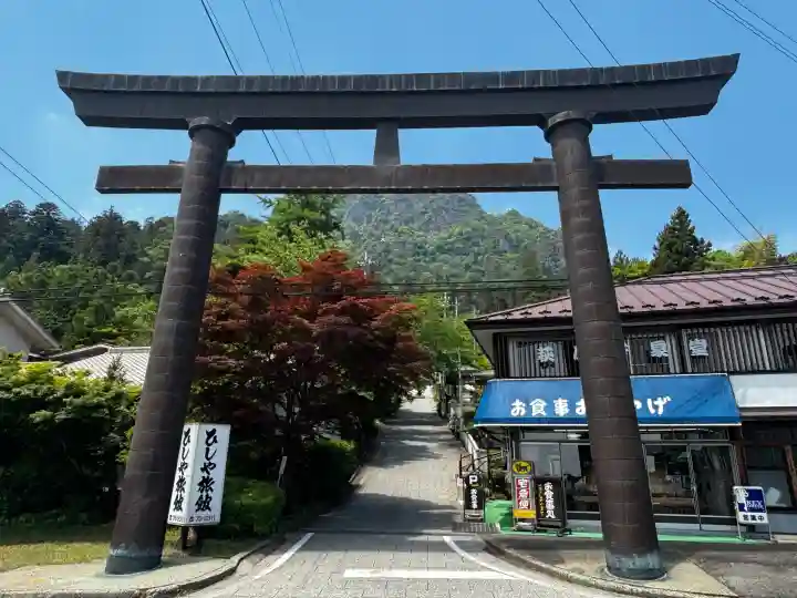 妙義神社の{uncategorized: "未分類", other: "その他", undefined: "問題あり", building: "その他建物", grave: "お墓", sacred_gate: "鳥居", guardian: "狛犬", statue: "像", buddha: "仏像", history: "歴史", nature: "自然", garden: "庭園", animal: "動物", pagoda: "塔", temizu: "手水舎", mountain_gate: "山門・神門", sanctuary: "本殿・本堂", subordinate: "末社・摂社", art: "芸術", scenery: "景色", jizo: "地蔵", ema: "絵馬", goshuin: "御朱印", omikuji: "おみくじ", items: "授与品その他", amulet: "お守り", goshuincho: "御朱印帳", eats: "食事", festival: "お祭り", votive_dance: "神楽", shichigosan: "七五三参", wedding: "結婚式", experience: "体験その他", initially: "初詣", around: "周辺", anti_infection: "感染症対策"}