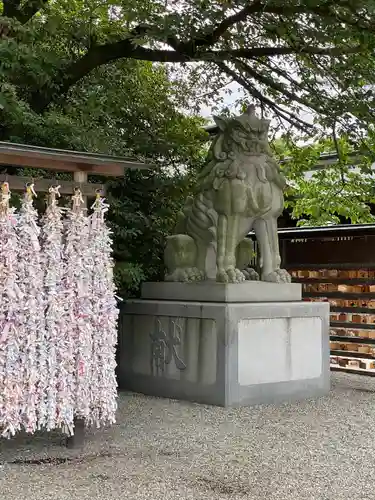 寒川神社の狛犬