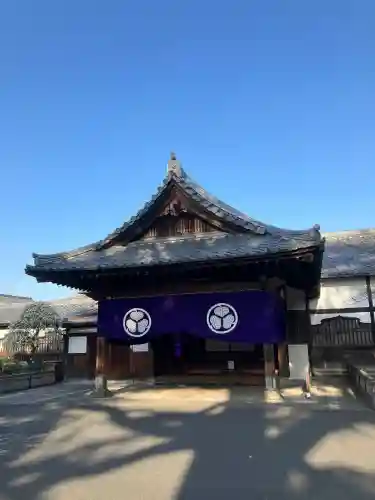 寛永寺(根本中堂)の{uncategorized: "未分類", other: "その他", undefined: "問題あり", building: "その他建物", grave: "お墓", sacred_gate: "鳥居", guardian: "狛犬", statue: "像", buddha: "仏像", history: "歴史", nature: "自然", garden: "庭園", animal: "動物", pagoda: "塔", temizu: "手水舎", mountain_gate: "山門・神門", sanctuary: "本殿・本堂", subordinate: "末社・摂社", art: "芸術", scenery: "景色", jizo: "地蔵", ema: "絵馬", goshuin: "御朱印", omikuji: "おみくじ", items: "授与品その他", amulet: "お守り", goshuincho: "御朱印帳", eats: "食事", festival: "お祭り", votive_dance: "神楽", shichigosan: "七五三参", wedding: "結婚式", experience: "体験その他", initially: "初詣", around: "周辺", anti_infection: "感染症対策"}