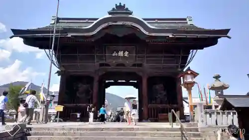 善光寺の山門