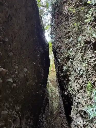 小笠神社の{uncategorized: "未分類", other: "その他", undefined: "問題あり", building: "その他建物", grave: "お墓", sacred_gate: "鳥居", guardian: "狛犬", statue: "像", buddha: "仏像", history: "歴史", nature: "自然", garden: "庭園", animal: "動物", pagoda: "塔", temizu: "手水舎", mountain_gate: "山門・神門", sanctuary: "本殿・本堂", subordinate: "末社・摂社", art: "芸術", scenery: "景色", jizo: "地蔵", ema: "絵馬", goshuin: "御朱印", omikuji: "おみくじ", items: "授与品その他", amulet: "お守り", goshuincho: "御朱印帳", eats: "食事", festival: "お祭り", votive_dance: "神楽", shichigosan: "七五三参", wedding: "結婚式", experience: "体験その他", initially: "初詣", around: "周辺", anti_infection: "感染症対策"}