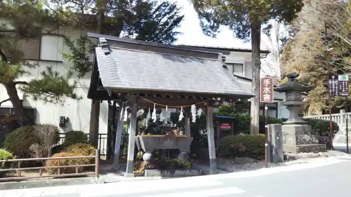 諏訪大社下社春宮の手水舎