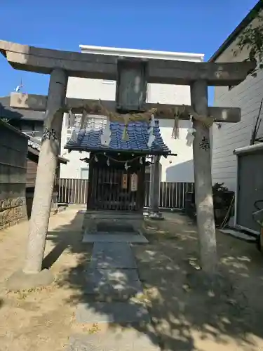 天神社の{uncategorized: "未分類", other: "その他", undefined: "問題あり", building: "その他建物", grave: "お墓", sacred_gate: "鳥居", guardian: "狛犬", statue: "像", buddha: "仏像", history: "歴史", nature: "自然", garden: "庭園", animal: "動物", pagoda: "塔", temizu: "手水舎", mountain_gate: "山門・神門", sanctuary: "本殿・本堂", subordinate: "末社・摂社", art: "芸術", scenery: "景色", jizo: "地蔵", ema: "絵馬", goshuin: "御朱印", omikuji: "おみくじ", items: "授与品その他", amulet: "お守り", goshuincho: "御朱印帳", eats: "食事", festival: "お祭り", votive_dance: "神楽", shichigosan: "七五三参", wedding: "結婚式", experience: "体験その他", initially: "初詣", around: "周辺", anti_infection: "感染症対策"}