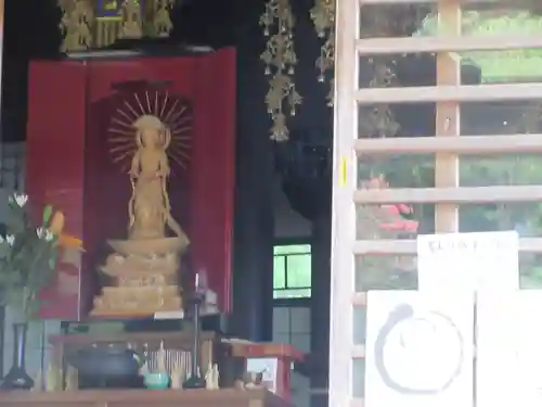 秩父札所三十二番　法性寺の仏像