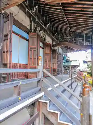 来遊寺の本殿・本堂