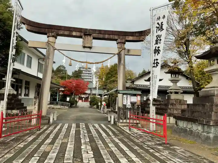 新羅神社の鳥居