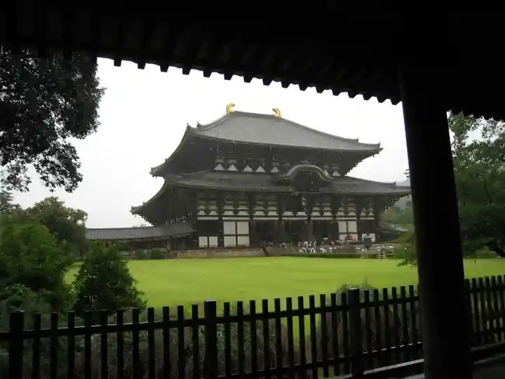 東大寺の本殿・本堂