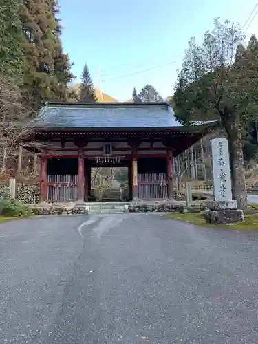 石龕寺の山門