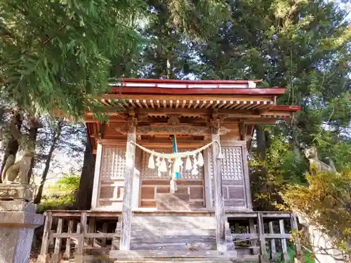 稲荷神社の本殿