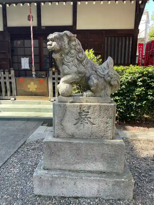 諏訪神社の{uncategorized: "未分類", other: "その他", undefined: "問題あり", building: "その他建物", grave: "お墓", sacred_gate: "鳥居", guardian: "狛犬", statue: "像", buddha: "仏像", history: "歴史", nature: "自然", garden: "庭園", animal: "動物", pagoda: "塔", temizu: "手水舎", mountain_gate: "山門・神門", sanctuary: "本殿・本堂", subordinate: "末社・摂社", art: "芸術", scenery: "景色", jizo: "地蔵", ema: "絵馬", goshuin: "御朱印", omikuji: "おみくじ", items: "授与品その他", amulet: "お守り", goshuincho: "御朱印帳", eats: "食事", festival: "お祭り", votive_dance: "神楽", shichigosan: "七五三参", wedding: "結婚式", experience: "体験その他", initially: "初詣", around: "周辺", anti_infection: "感染症対策"}