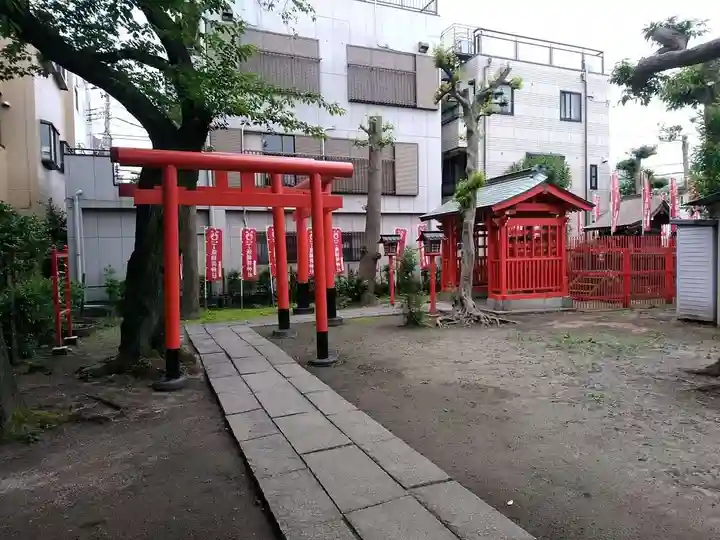 丁張稲荷神社の鳥居